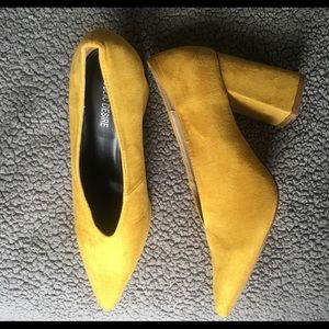 Brand NEW - Mustard pointy block heel